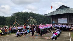 Người Mường ở Kon Tum vui Tết “Độc lập”