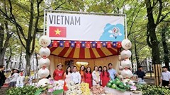 Độc đáo sản vật Việt Nam tại Lễ hội các Đại sứ quán ở Hà Lan