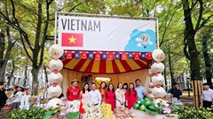Giới thiệu văn hoá, ẩm thực Việt Nam với bạn bè quốc tế