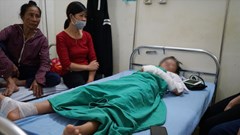 Thầy giáo cầm thuốc lá gây ra vụ nổ bóng bay sau lễ khai giảng