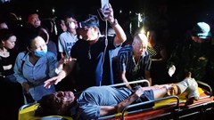 Một ngư dân gặp tai nạn khi khai thác hải sản trên biển