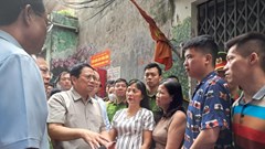 Thủ tướng thị sát hiện trường vụ cháy đặc biệt nghiêm trọng tại Hà Nội
