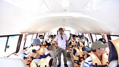 Xã đảo được hỗ trợ ca nô để phục vụ chở người dân