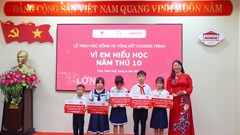 Trao 420 suất học bổng “Vì em hiếu học” cho học sinh vùng khó khăn tại Huế