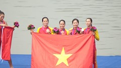 Những cô gái nhỏ bé trên làn đua xanh