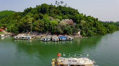 Dừng đón khách tham quan di tích điện Huệ Nam do sạt lở