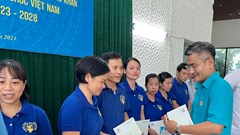 Trao quà cho đoàn viên, người lao động có hoàn cảnh khó khăn thuộc Công đoàn Bộ VHTTDL