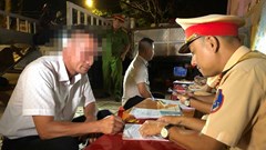 Tài xế say xỉn, dương tính ma tuý lao ô tô vào CSGT để bỏ chạy