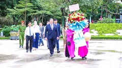 Đại sứ đặc mệnh Hoa Kỳ tại Việt Nam dâng hương tại Khu di tích quốc gia đặc biệt Kim Liên