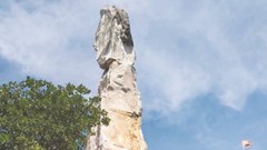 Thanh Hóa cần có ngay phương án bảo vệ thắng cảnh hòn Vọng Phu