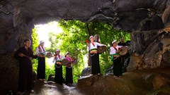 “Miền lau trắng - Bản tình ca miền di sản”