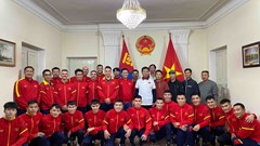 Tuyển Futsal Việt Nam thăm trụ sở Đại sứ quán Việt Nam tại Mông Cổ trước thềm giải châu Á