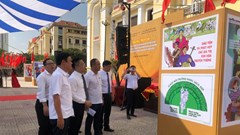 Triển lãm tranh cổ động về văn hoá ứng xử, đạo đức lối sống