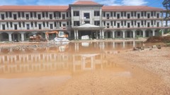 Thấp thỏm dạy và học​​​​​​​ trong ngôi trường xuống cấp