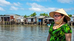 Xóm đất mũi bên sông Rạch Tàu