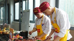 Học sinh, sinh viên trường du lịch tranh tài chế biến món ngon xứ Huế