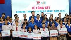 Chương trình “Gia sư áo xanh” đã giảng dạy cho 1.260 học sinh