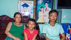 Chờ cha 60 ngày​​​​​​​ và mãi mãi...