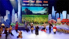 Giao lưu nghệ thuật “Thành phố nghĩa tình - Kết nối yêu thương” gây quỹ chăm lo người nghèo