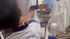 Tạm dừng đến trường hai tuần đối với nam sinh đánh bạn