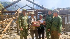 Bộ đội Biên phòng chữa cháy, hỗ trợ gia đình người Mông bị hoả hoạn