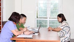 Tạm giữ nữ thầy bói lừa đảo “cắt vía âm” chiếm đoạt hơn 1,6 tỉ đồng