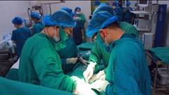 Lần đầu tiên phối hợp Sản - Nhi đặt máy tạo nhịp tim cho em bé khi vừa chào đời