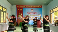 Giữ nét văn hóa truyền thống qua ngày hội Đại đoàn kết của đồng bào Hrê