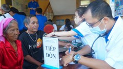 Khám chữa bệnh miễn phí cho hơn 400 người dân vùng cao