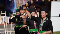 Độc đáo Tết hoa Mào gà của người Cống ở Điện Biên