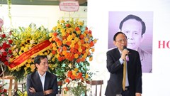 "Hoa đời mùa sau", cảm một hồn thơ tươi mới của nhà thơ, nhà báo Nguyễn Hồng Vinh