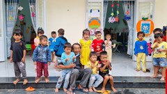 Hiến đất xây trường cho học sinh đồng bào Cor