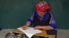 Nghệ thuật dùng sáp ong tạo hoa văn trên vải của người Mông ở Yên Bái là Di sản văn hóa phi vật thể quốc gia
