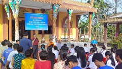 Truyền dạy văn hóa dân tộc Mông và dân tộc Dao