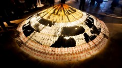 Triển lãm “Nét đan thanh”:  Cuốn hút với thư pháp trong sắp đặt ánh sáng