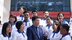 Thầy cô dành hết mọi nguyện vọng cho học sinh thân yêu