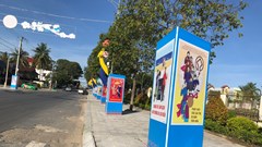 Triển lãm tranh cổ động về giá trị văn hoá, con người Việt Nam tại Kon Tum