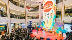 Siêu ưu đãi lên tới 24 tỉ đồng, Vincom thu hút hàng nghìn khách hàng tới săn sale Black Friday