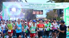 Sôi động Giải marathon Bình Phước 2023