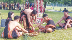 Gắn kết các dân tộc, bảo tồn, phát huy bản sắc văn hóa tốt đẹp