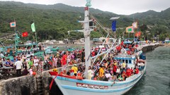 Lễ hội Nghinh Ông kích cầu du lịch biển đảo Kiên Giang