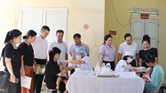Tổ chức nhiều đoàn giám sát chiến dịch cho trẻ uống vitamin A trên toàn quốc