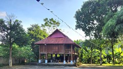 Nhà sàn dựng trái phép trong khu di tích lịch sử hơn 3 năm vẫn chưa được tháo dỡ