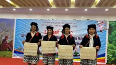 Nhân lên giá trị trang phục người Dao Tiền