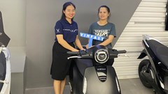 Chọn xe điện VinFast, thầy cô giáo ủng hộ di chuyển xanh