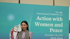 Hoa hậu Thùy Tiên làm diễn giả, mặc áo bà ba quảng bá văn hóa Việt tại Hội nghị quốc tế lần 5