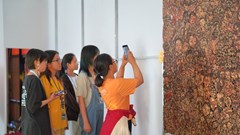 Triển lãm đa giác quan về câu chuyện của nhóm người yếu thế