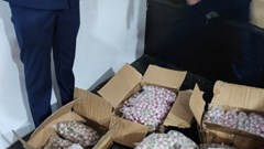 Thu giữ gần 1 tấn “quà vặt” không có nguồn gốc, xuất xứ