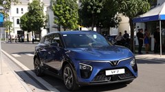 VinFast VF 7 – Thiết kế thời thượng, vận hành phấn khích