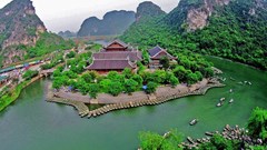 Danh thắng Tràng An lộng lẫy trong vở diễn thực cảnh, trình chiếu mapping hoành tráng